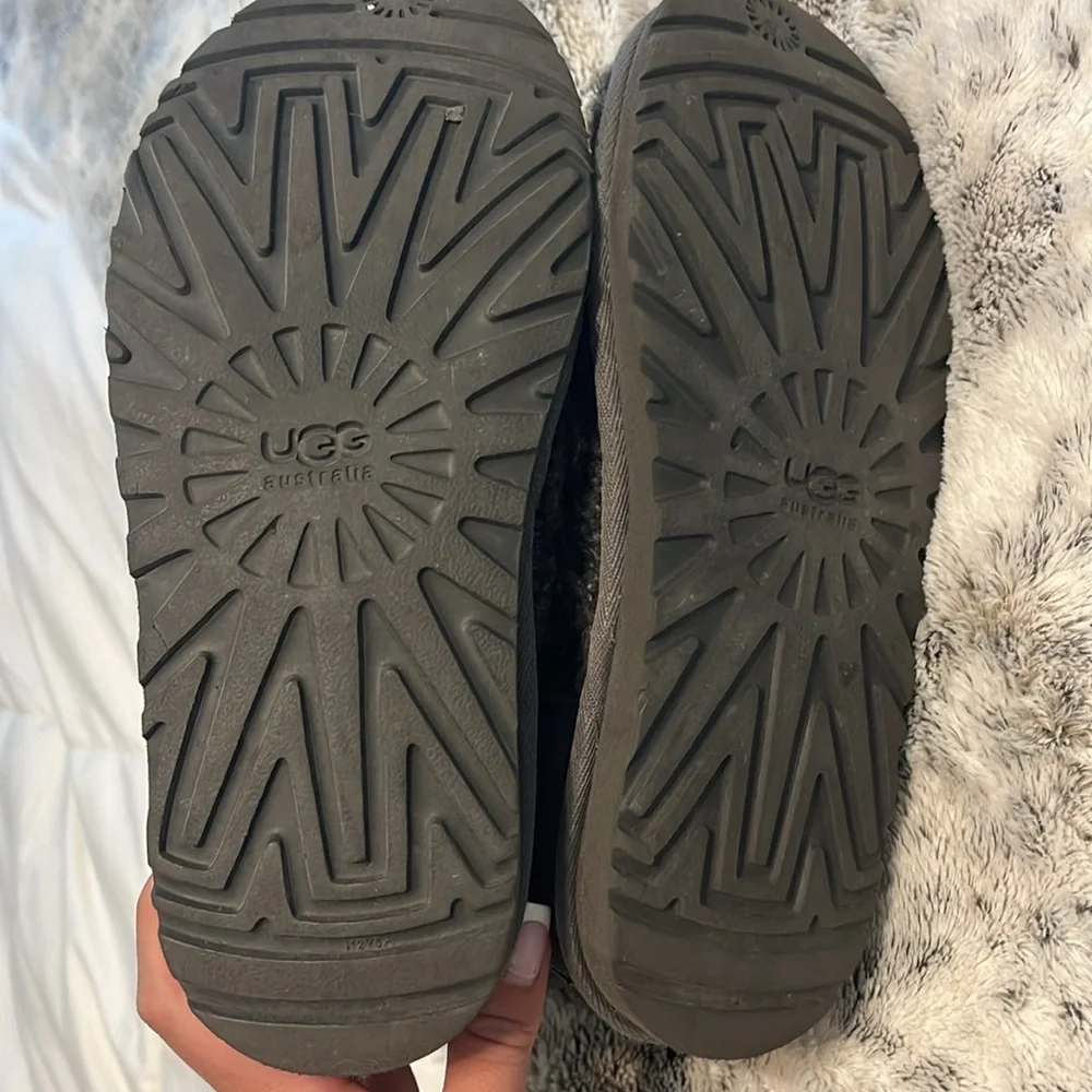 UGGs - Picture 4 of 5